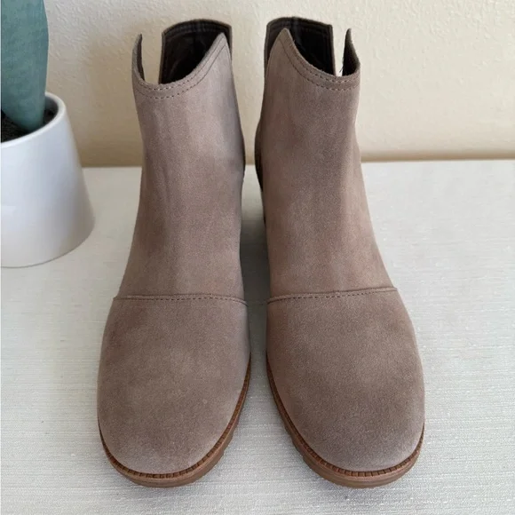 New SOREL Taupe Suede Slip In Heeled Ankle Boots - Picture 2 of 11